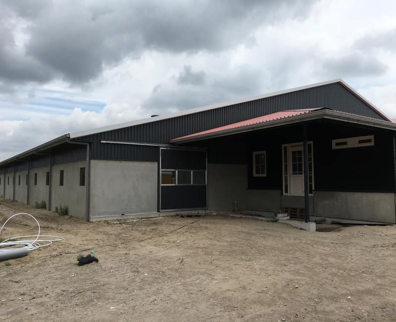 Je bekijkt nu DE NIEUWBOUW VAN DE MANEGE update augustus
