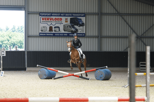 Lees meer over het artikel Springwedstrijd voor onze manege ruiters
